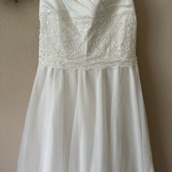 FINAL PRICE- MARY'S | White Flower Girl Dress Size 6 - Picture 3 of 13